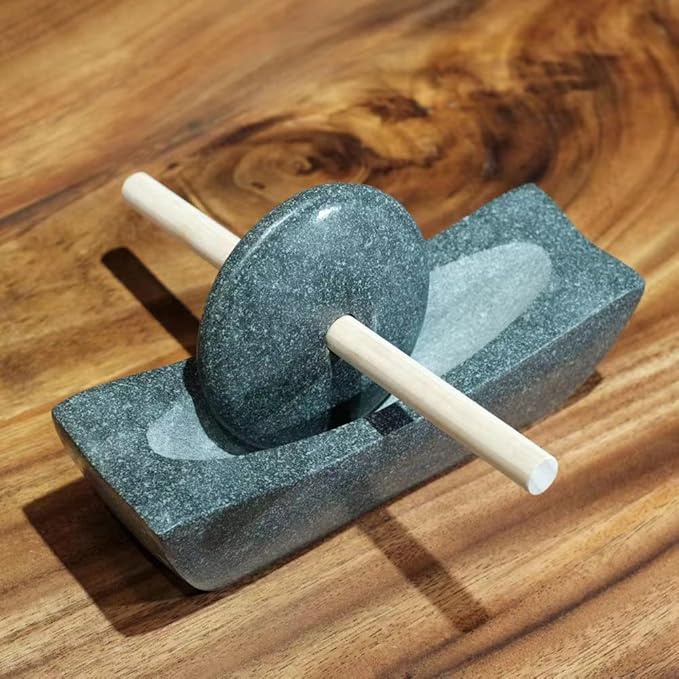 Bluestone roller, tea grinding in Song Dynasty, small stone mortar, roller, matcha tea powder production, tea cake grinding, coffee bean grinding.